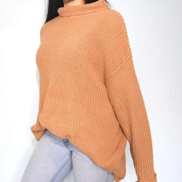 Aerie Oversized Turtleneck - Picture 2 of 4